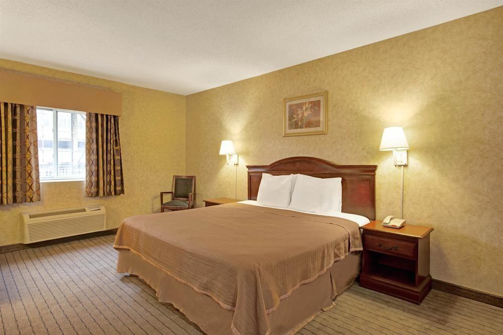 West Farms Hotel New York Exterior photo